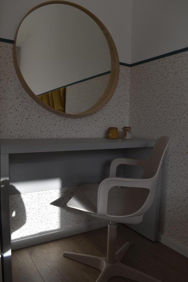 White Apartment Modern Tower Atal Gdynia Exterior foto